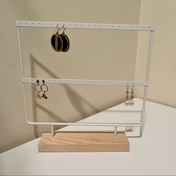 Earring Display - Picture 2 of 3